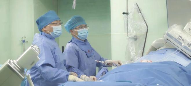 菏泽市中医医院大学路院区综合内科 首例冠状动脉造影术顺利完成